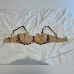 VS tan bra